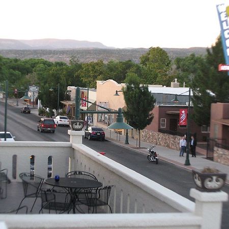 Cottonwood Hotel エクステリア 写真