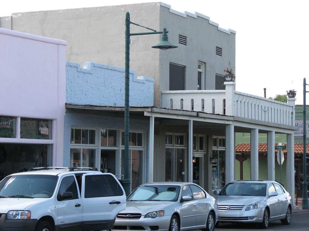 Cottonwood Hotel エクステリア 写真